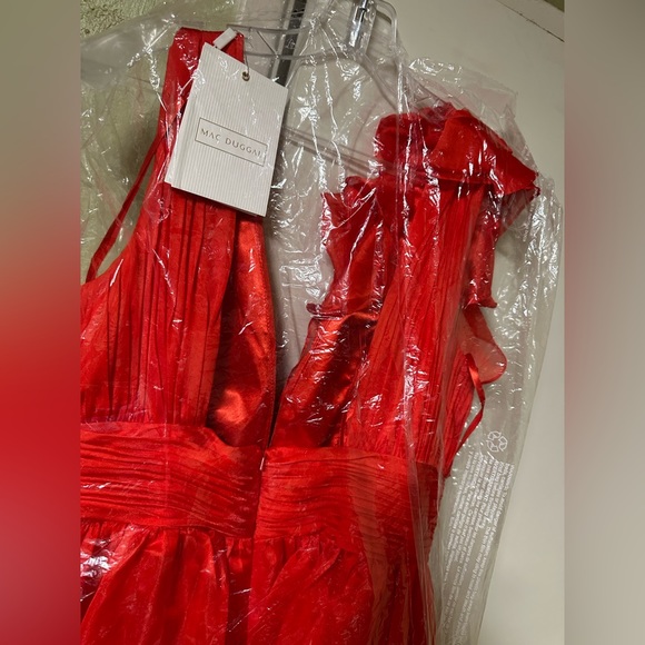 MAC DUGGAL RUFFLE DETAILED EVENING GOWN - Picture 9 of 9